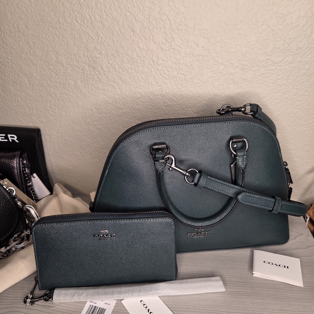 Coach Forest Green Leather Women's Bag Set Gunmetal Hardware. Wallet NWT